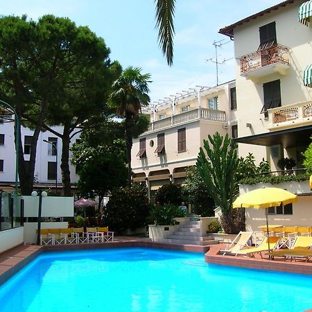 Coccodrillo Hotel & Apartments Вараце Съоръжения снимка